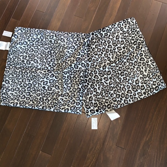 Pillow covers 2 black white grey leopard - Picture 5 of 11